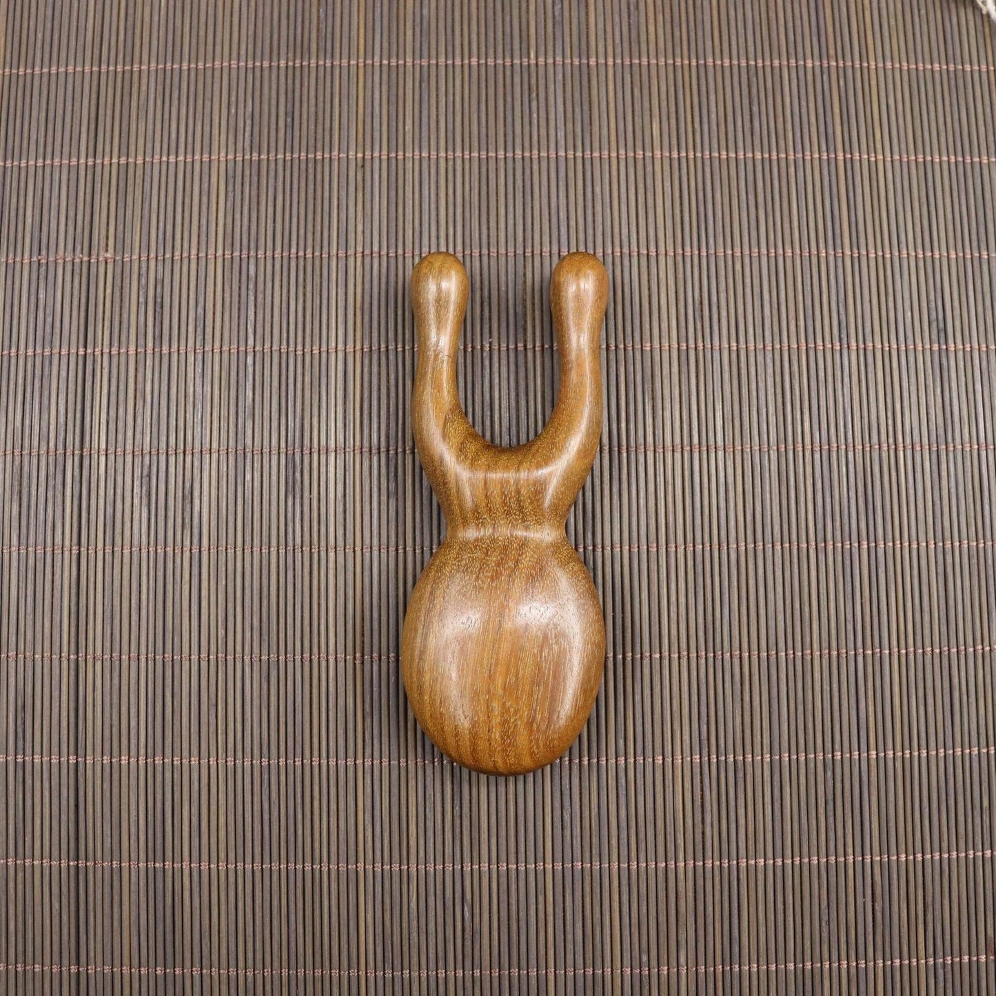 Golden Sandalwood Scalp Massager with Five Teeth